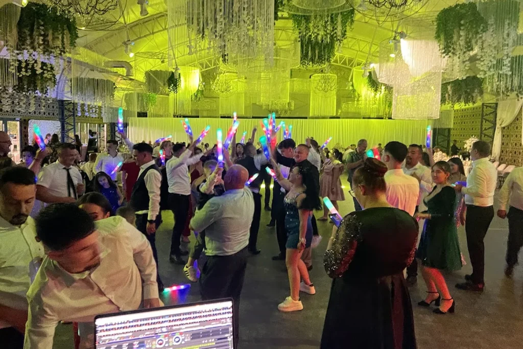 Super atmosferă pe ringul de dans la nuntă în Arad, DJ Nick la The Premiere