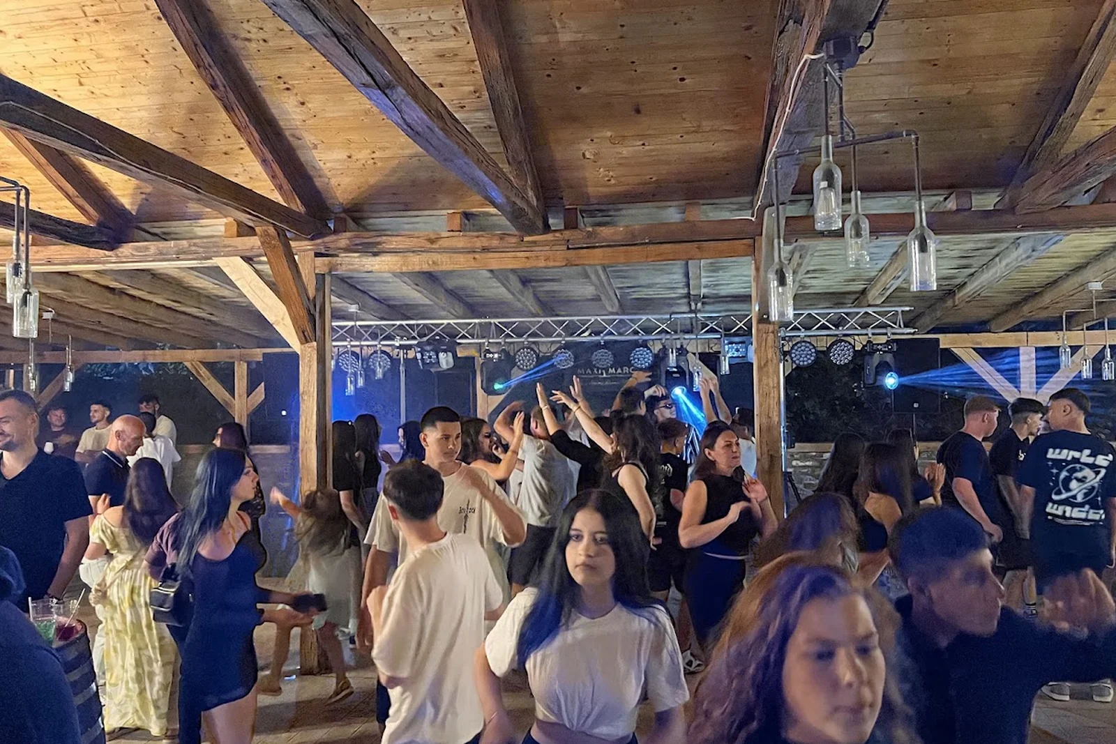 Petrecere la crama Maxi Marc cu DJ Nick