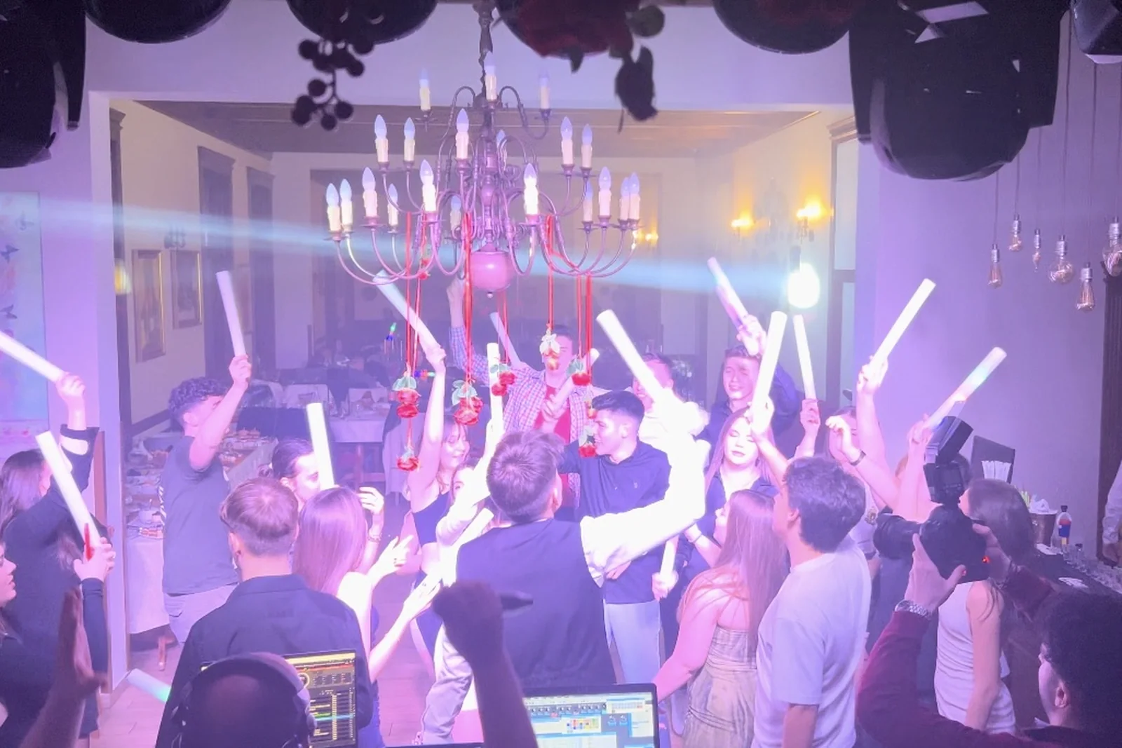DJ Nick – muzică și atmosferă la majorat in Chisineu Cris