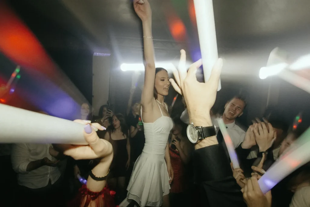 Atmosfera pentru majorat cu Dj