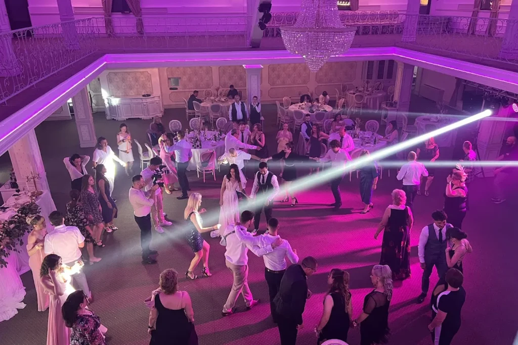 Petrecere memorabila cu DJ Nick la nuntă cu lumini