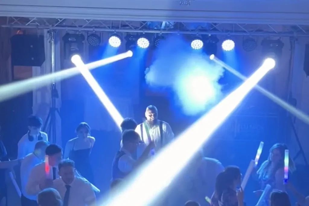 Show de lumini profesionale la eveniment în Arad